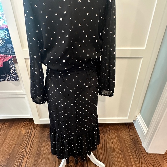 Pont Sur fabulous wrap dress with fun polka dot print - Picture 5 of 8
